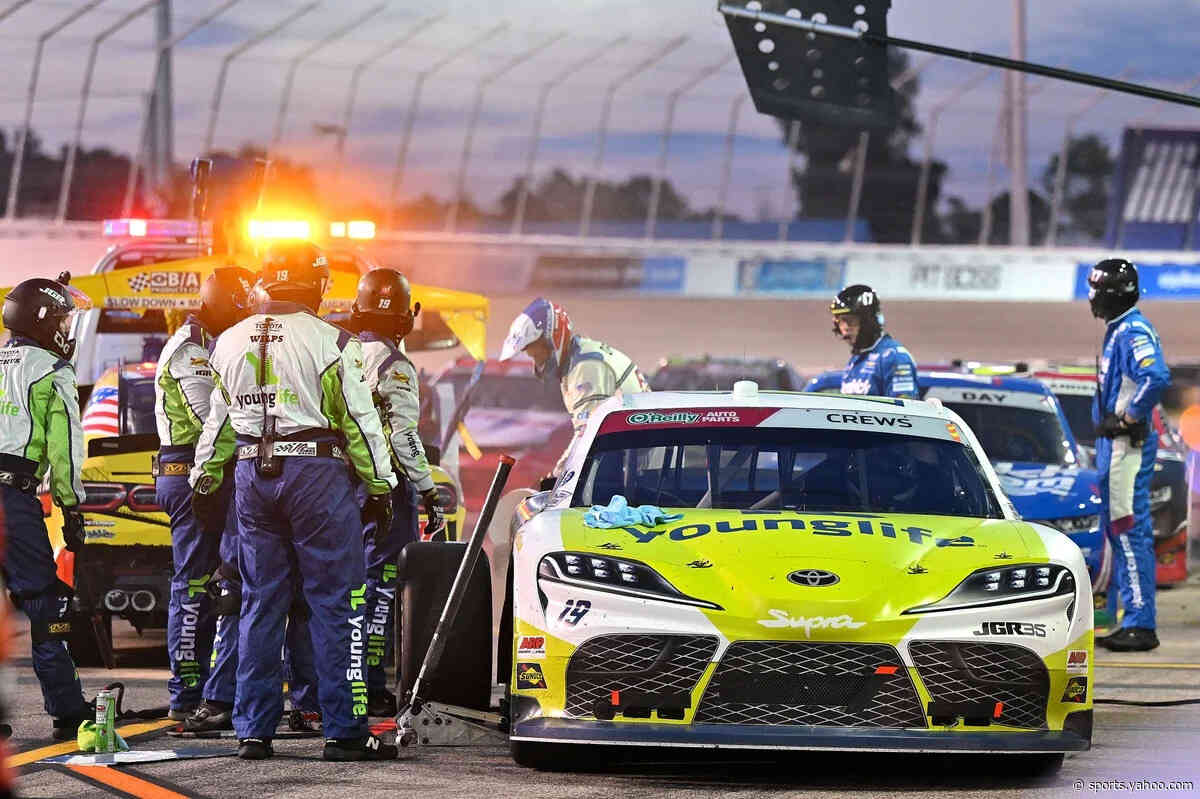 Crew member gifted car fender from dangerous close call in Gateway pit road crash