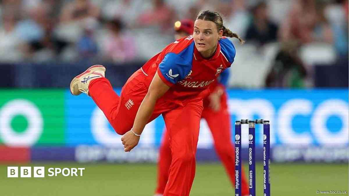 England's Gibson to stay at Somerset through 2028