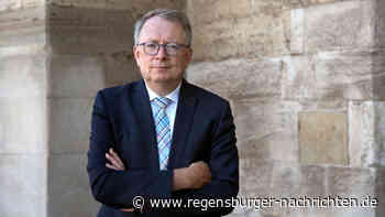 Josef Still nimmt Regensburg musikalisch mit entlang der Donau