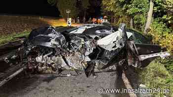 Horror-Crash auf Bundesstraße in Bayern: Teenager (†17) tot, Fahrer (18) schwerst verletzt