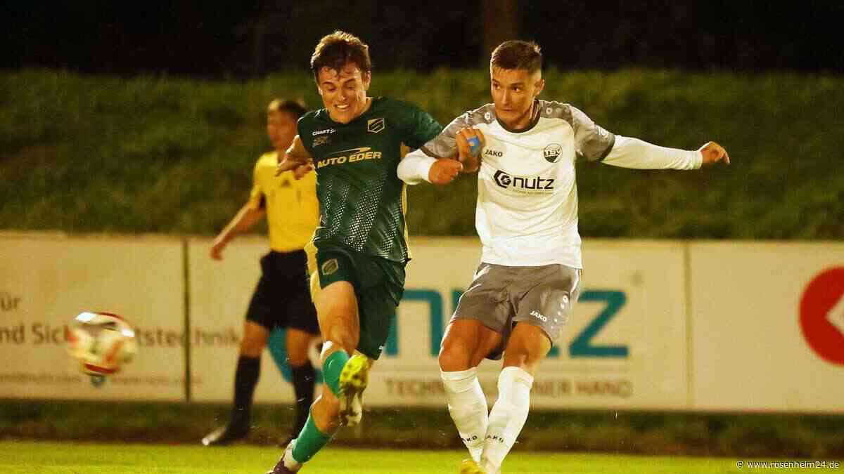 Zwei späte Treffer: Ampfing stürzt Sportbund Rosenheim in den Keller