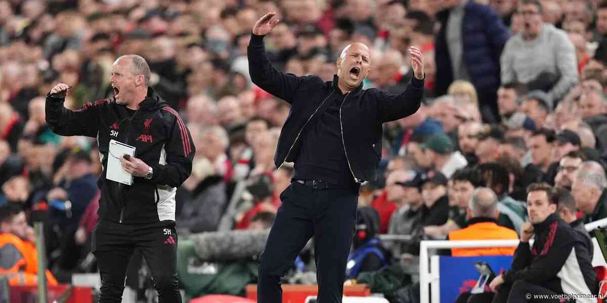 Carragher in de bres voor Slot na Liverpool-exit: 'Een handige zondebok'