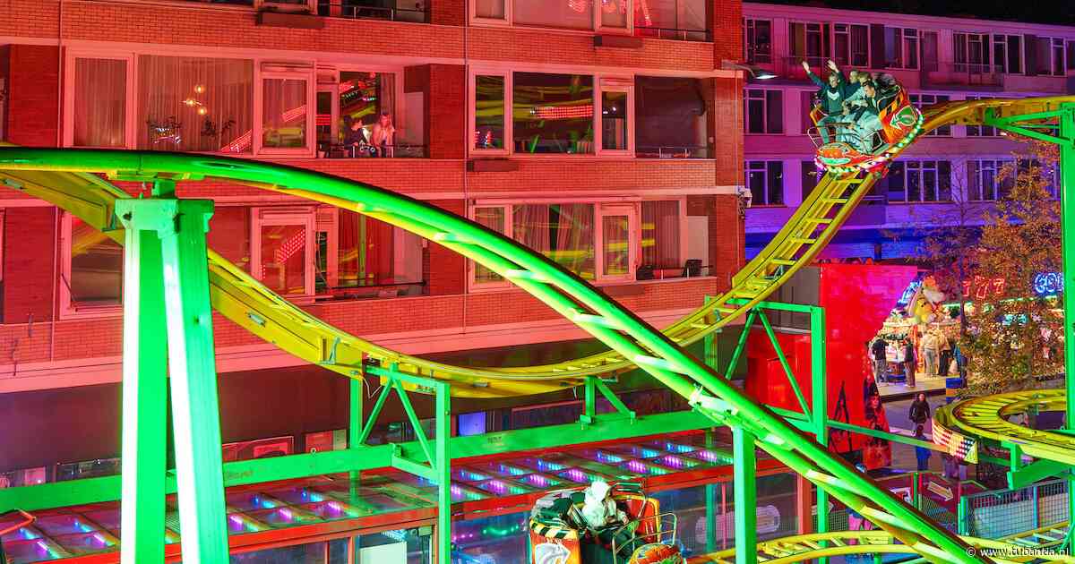 Kermis pal voor hun raam maakt bewoners vrolijk: ‘Dan zwaai ik gewoon naar ze’