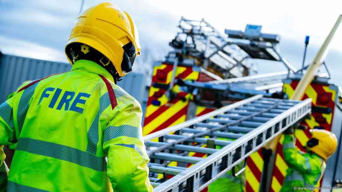 Sheffield building fire LIVE as residents told to 'keep windows shut'