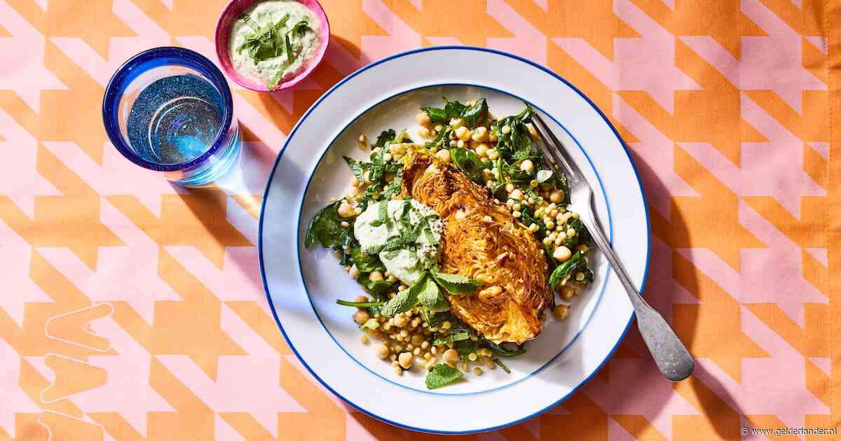 Wat Eten We Vandaag: Parelcouscous met geroosterde harissa-spitskool
