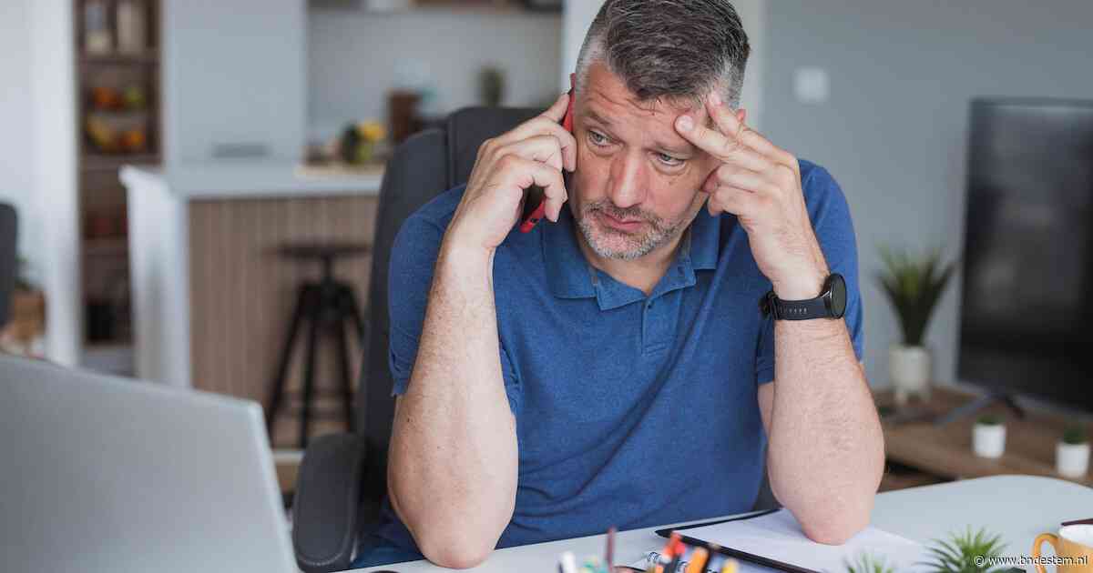 Marco (54) heeft bijna een nieuwe baan, tot zijn oude leidinggevende wordt gebeld