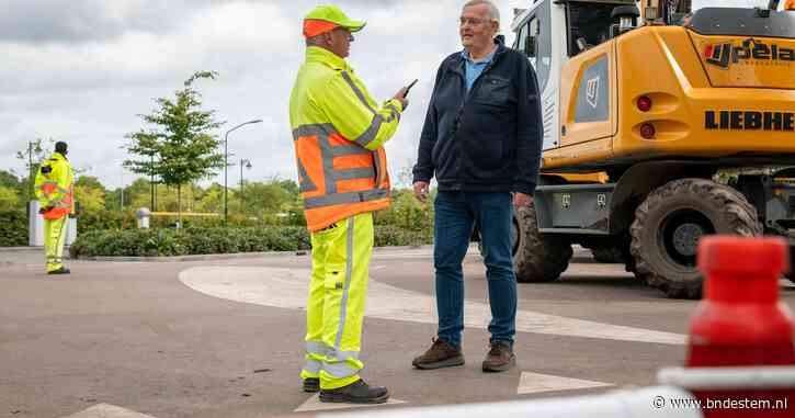 ‘Raak hun auto nooit aan, dan ontploffen mensen’: professionele beveiliger niet verrast na mishandeling van vrijwillige verkeersregelaar