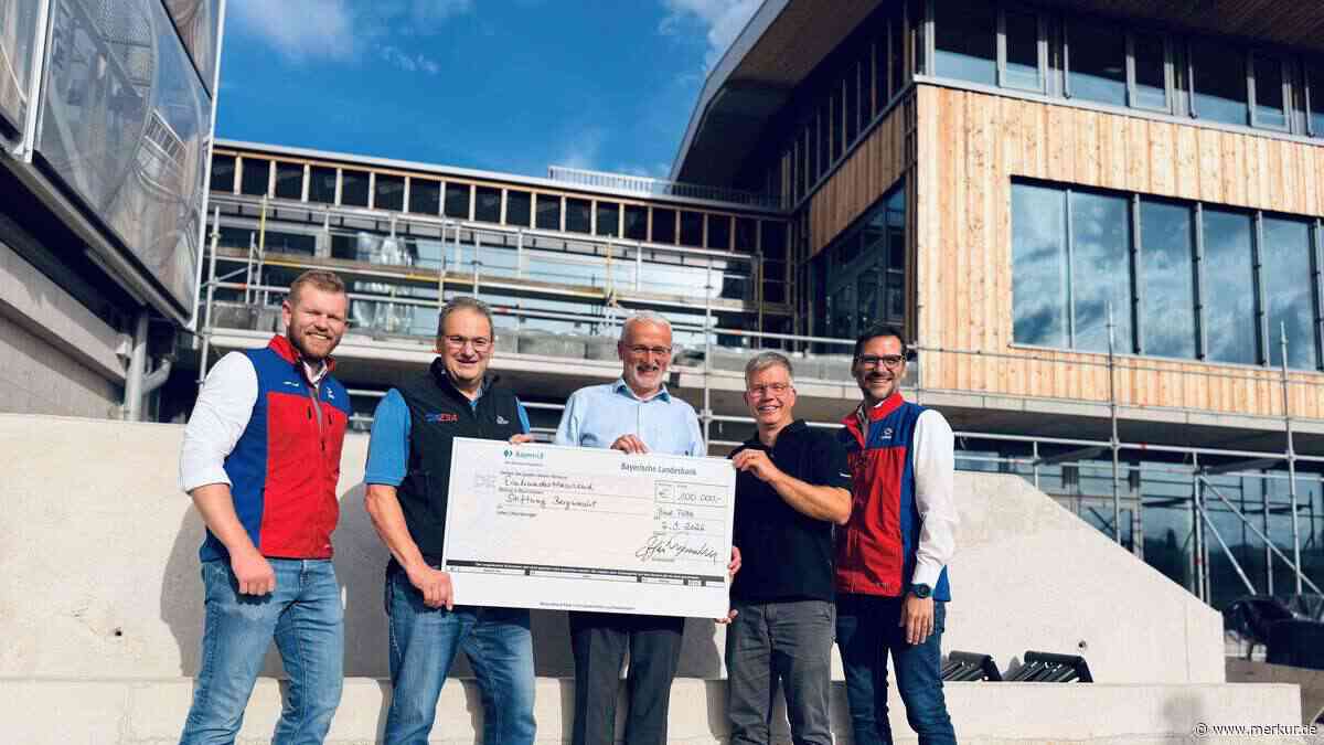 „Auch bei Stromausfall handlungsfähig bleiben“: Landesbank fördert Notstromaggregat für Retter mit Großspende