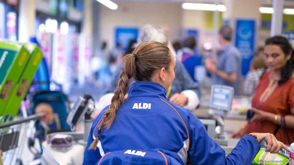 Aldi worker explains why cashiers scan your shopping so quickly