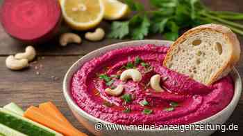 Leuchtend rot und cremig: Dieses Rote-Bete-Dip-Rezept passt in den Herbst