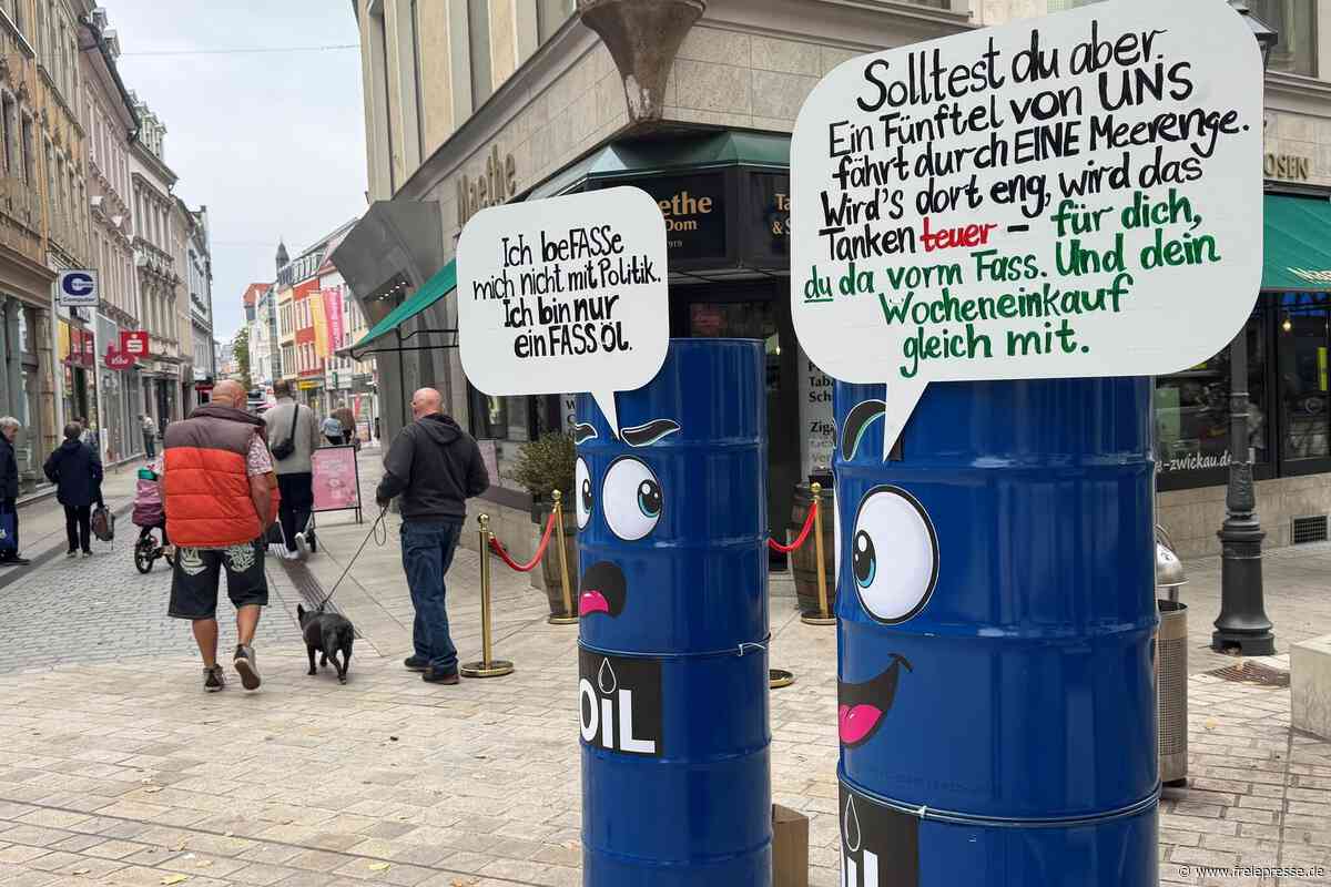 Zwickau: Was machen Ölfässer in der Fußgängerzone?