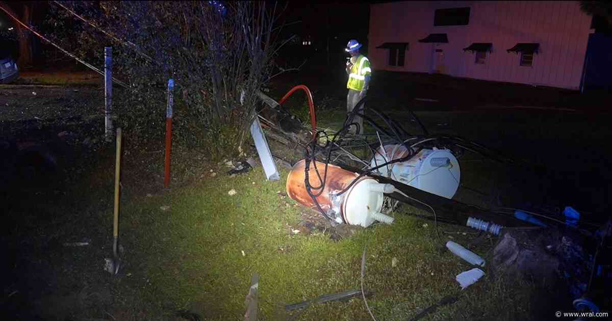 Car crashes into pole, 700+ without power; driver and passenger have serious injuries
