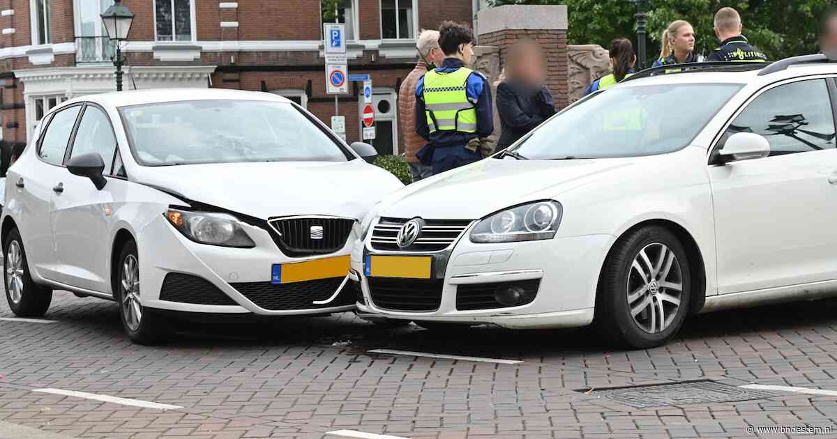 Botsing op kruispunt in Breda, bestuurder mee naar politiebureau: verdacht van rijden onder invloed