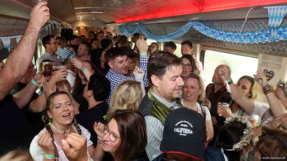 Erstes Pils um 5.50 Uhr: Partyzug aus NRW fährt zum 25. Mal zur Wiesn – und am selben Abend wieder zurück