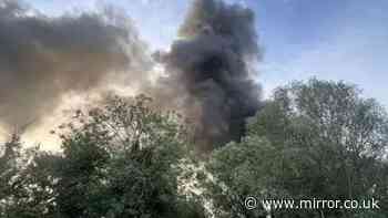 Epping fire horror as locals urged to 'keep windows and doors shut' over huge smoke clouds
