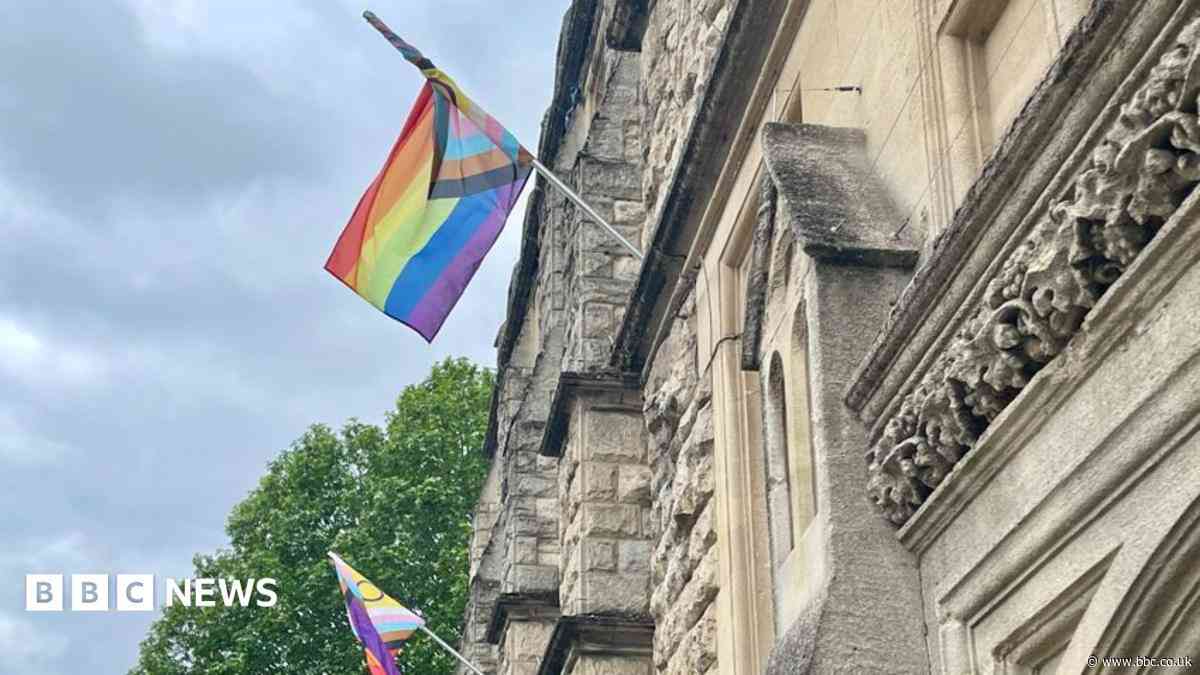Councillor cleared over gender debate comments