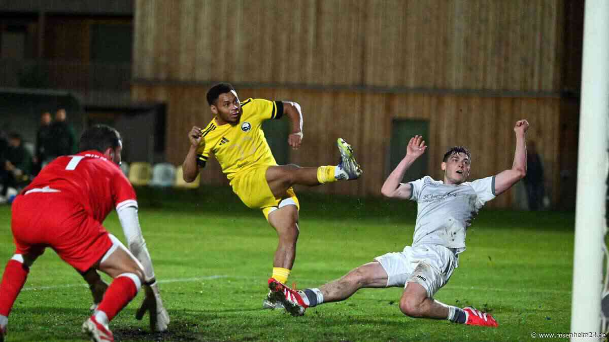 Nach 14 Minuten schon 3:0: Spitzenreiter Töging feiert Kantersieg gegen Prien