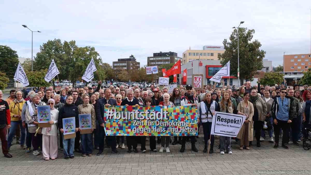 „Ihr seid nicht allein“: Hunderte demonstrieren in Salzgitter gegen Rechts