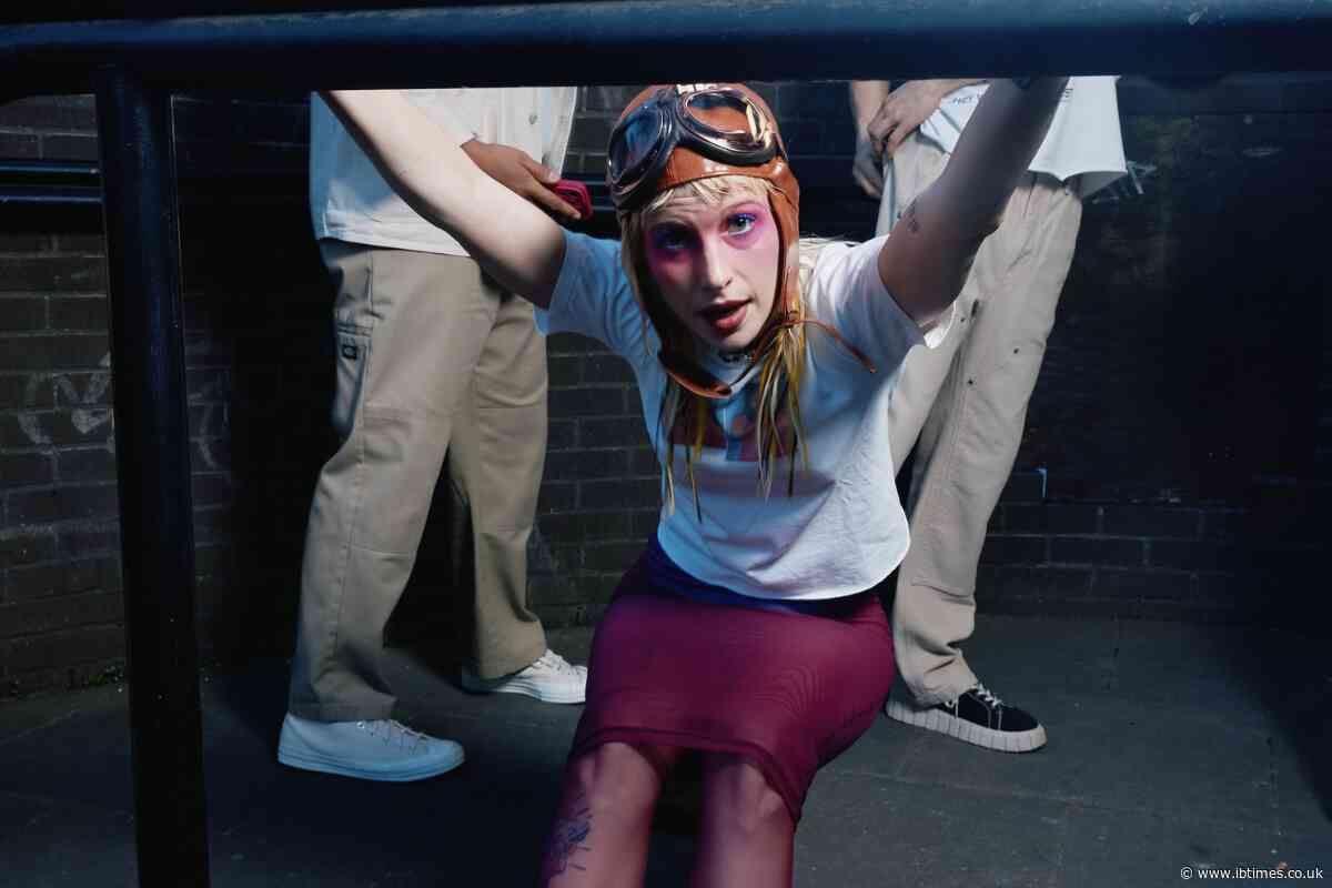 Hayley Williams Plays Famous Tracks by Artists Who Publicly Cited the 'Silencing of Macklemore' on Tour