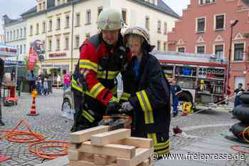 Hainichen feiert 160 Jahre Feuerwehr mit einer Blaulichtmeile