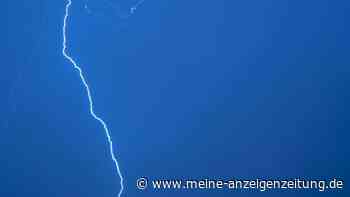 Vom Blitz getroffen: Mann stirbt beim Angeln auf Felsen an der Adria