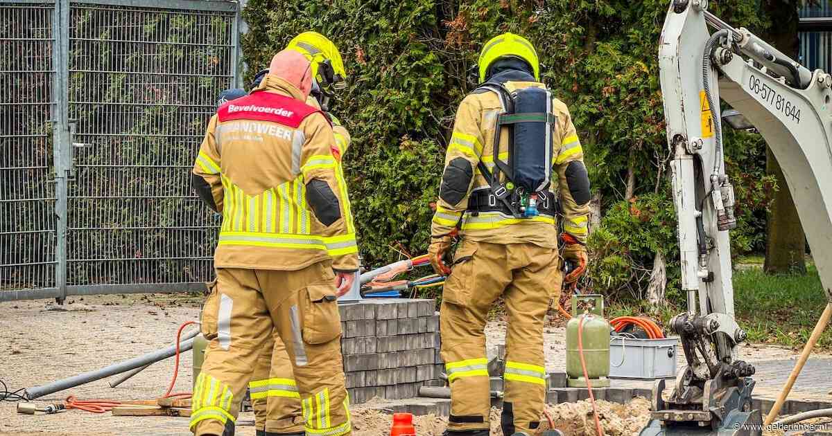 Personeel ruikt vreemde geur bij werk aan storing, gas vrijgekomen bij kabelschade