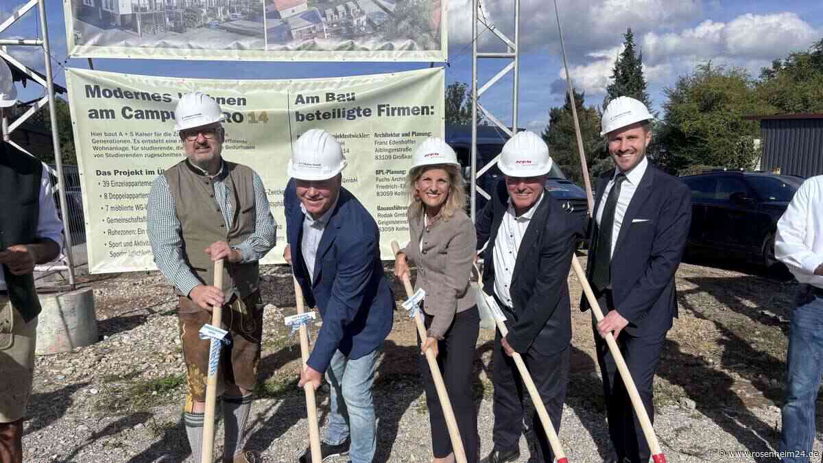 Wohnungsnot bei Rosenheimer Studierenden: Spatenstich für 55 neue Plätze in Großkaro