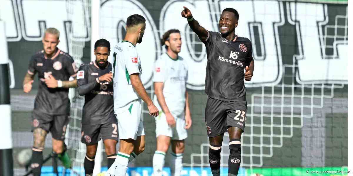 Basisspeler Regeer wint na spectaculaire comeback met Bremen; hoofdrol voor Becker