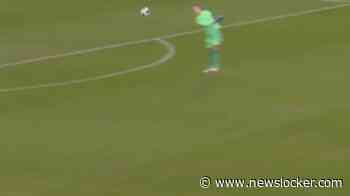 Merkwaardige blunder en goal over 80 meter, maar Ajax Vrouwen winnen wel van AZ