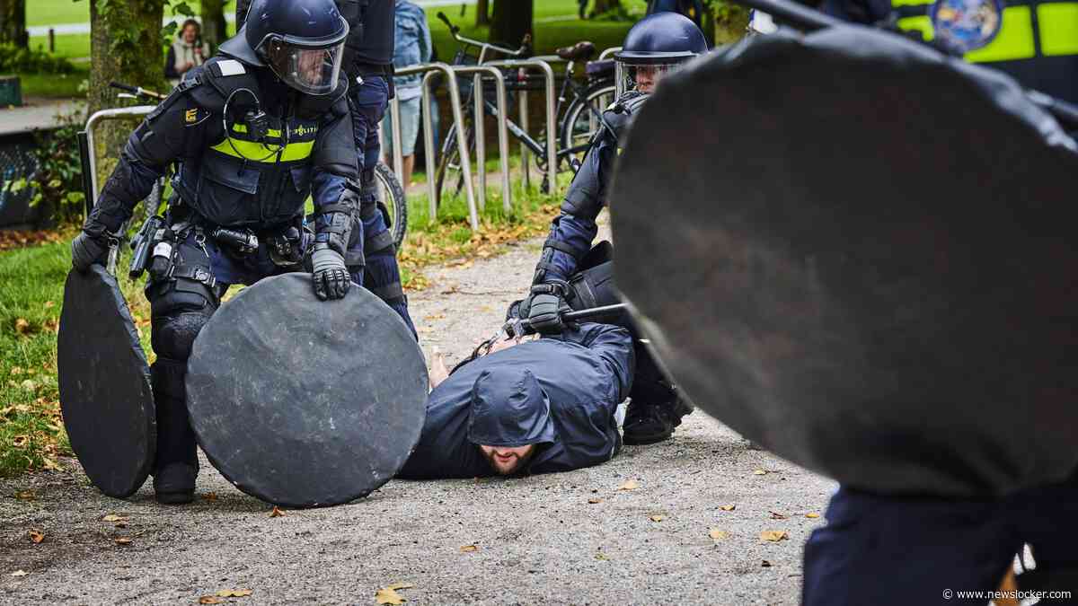 Politie houdt 24 personen aan na rellen in Den Haag, onder andere voor verboden wapenbezit