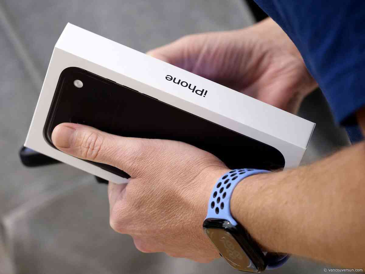 Scammers tricking some B.C. residents into sending them their cellphones