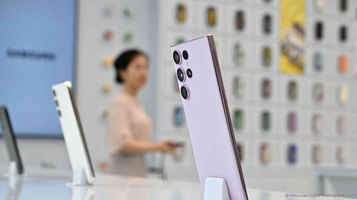 Samsung fans spot £1,249 Galaxy Ultra model below £400, but there’s a catch