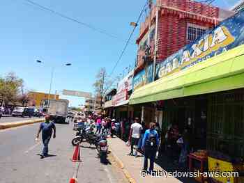 Autoridades del municipio Torres inician despeje de aceras en Carora