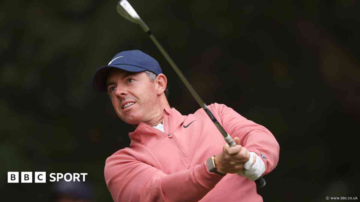 Eagle leaves McIlroy two off Wentworth lead
