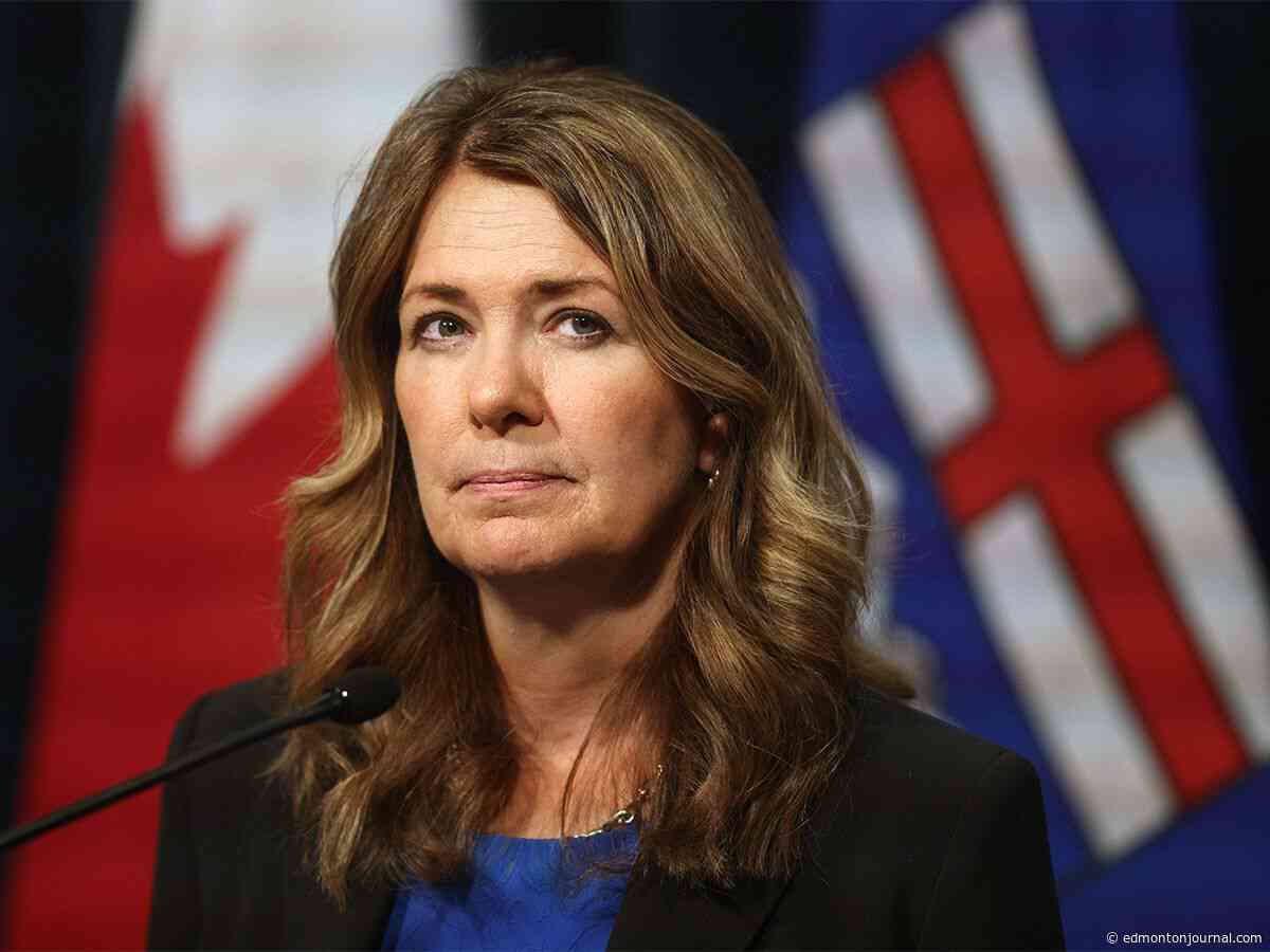 Premier Danielle Smith caught by tears during forum on Alberta referendum, grievances with Ottawa