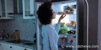 How long does your food last in the fridge during a power outage? Experts explain