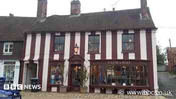 Shop owner fails in bid for striped front to stay