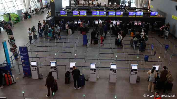 Detuvieron en el aeropuerto mujer acusada de estafar a 1.500 personas