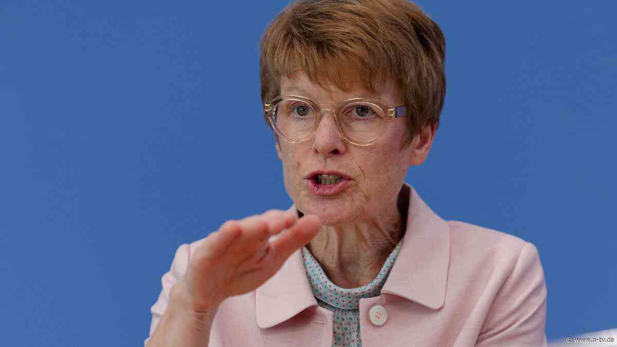 "Keine Kraft für Reformen": Wirtschaftsweise Grimm lehnt "zynischen" Tankrabatt ab