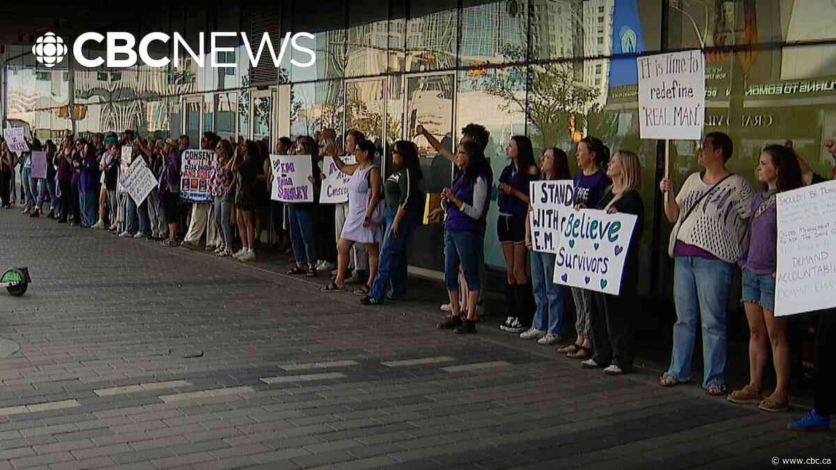 Hockey fans protest Alex Formenton signing outside Oilers' pre-season opener