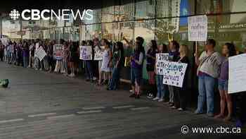 Hockey fans protest Alex Formenton signing outside Oilers' pre-season opener
