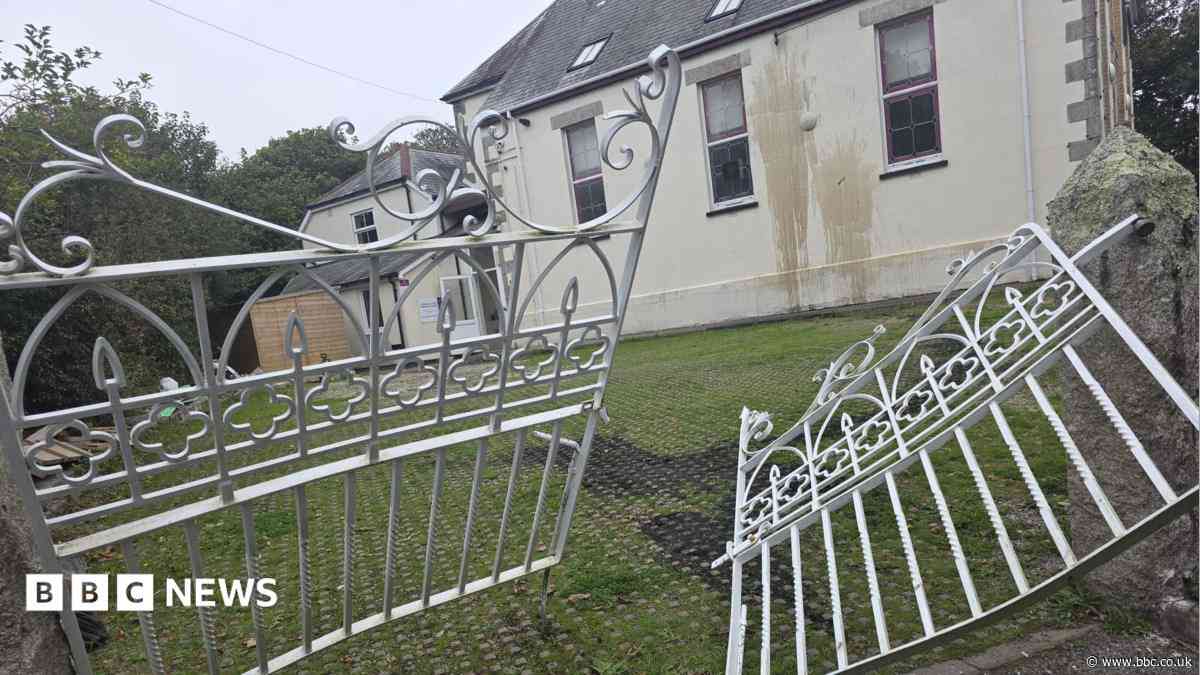 Racially aggravated damage at Islamic centre