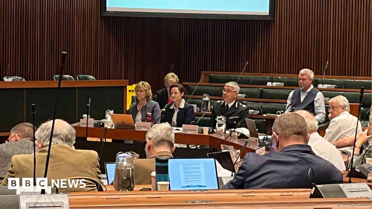 Councillors share experiences of threats and abuse