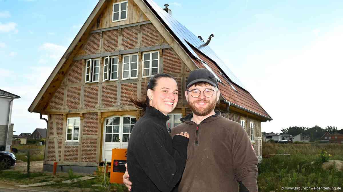 „Man fällt auf jeden Fall auf“: Diese jungen Wolfsburger bauen ein Fachwerkhaus