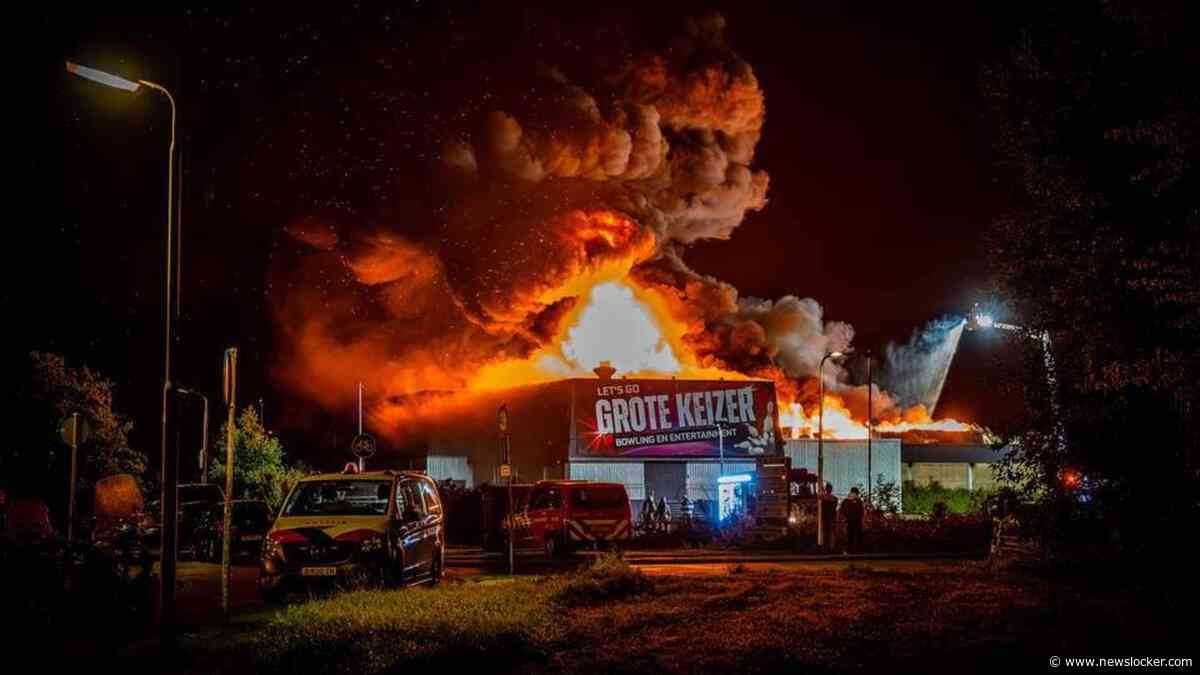 Grote uitslaande brand met veel rookontwikkeling bij bowlingcentrum Leeuwarden: NL-Alert verstuurd