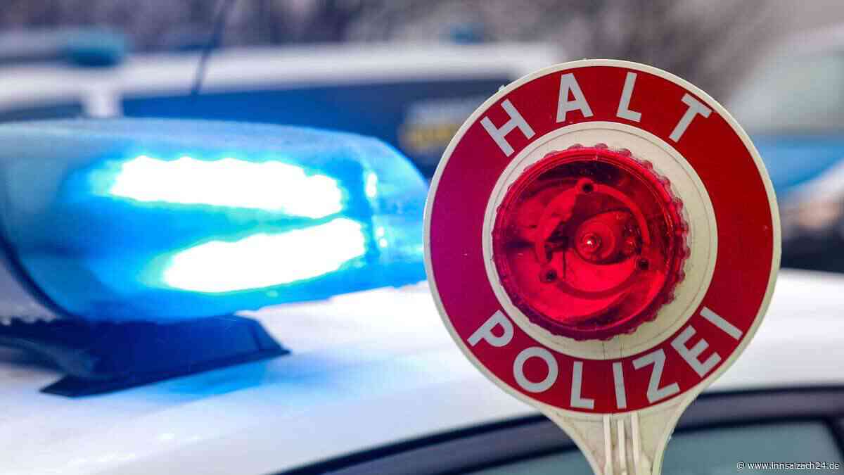 Mit 2,2 Promille unterwegs: Polizei stoppt Schlangenlinienfahrt bei Chieming