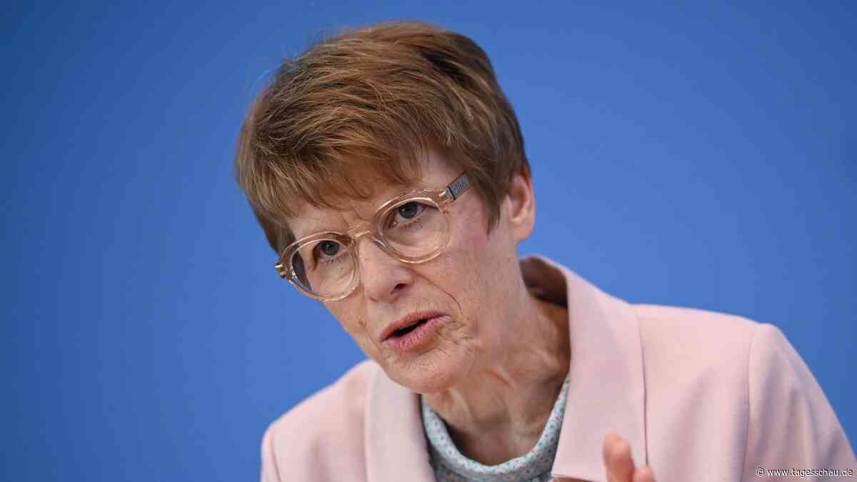 Wirtschaftsweise Veronika Grimm nennt neuen Tankrabatt "zynisch"