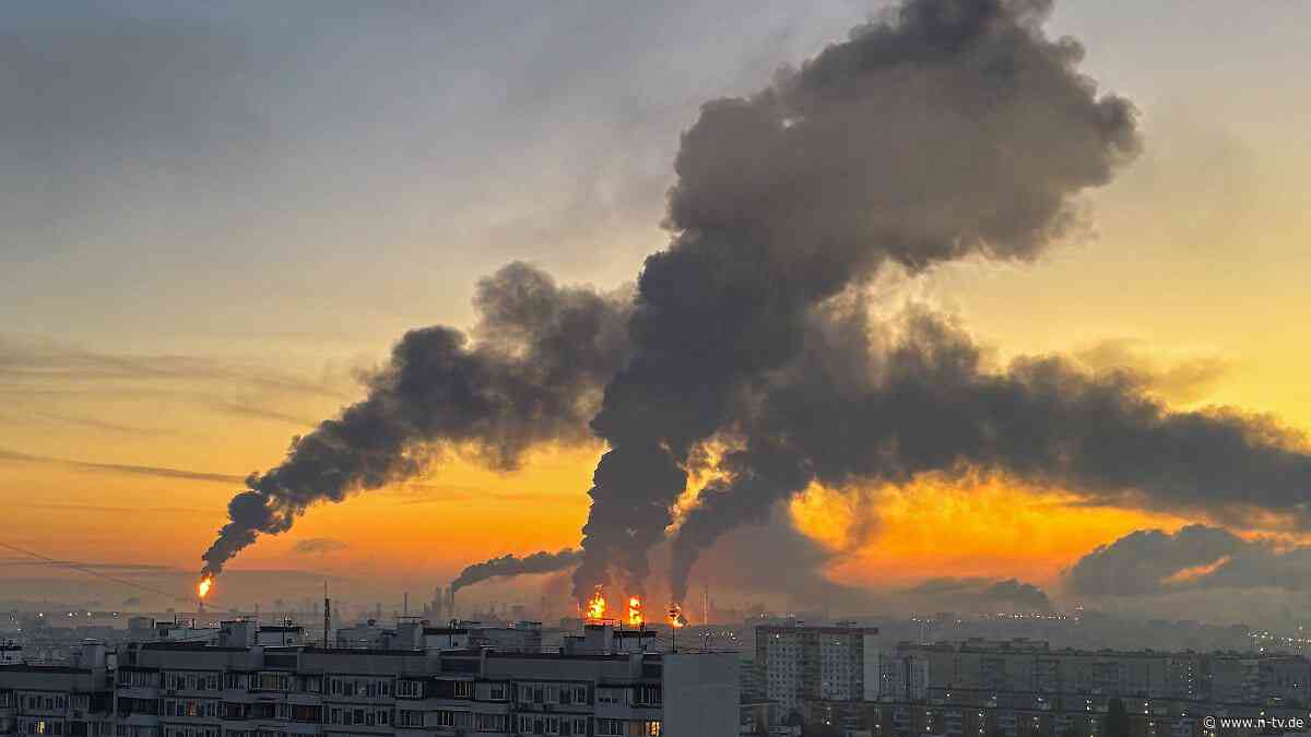 Kreml: Auch Wohnhäuser getroffen: Ukrainische Drohnen greifen Moskau am Wahltag am