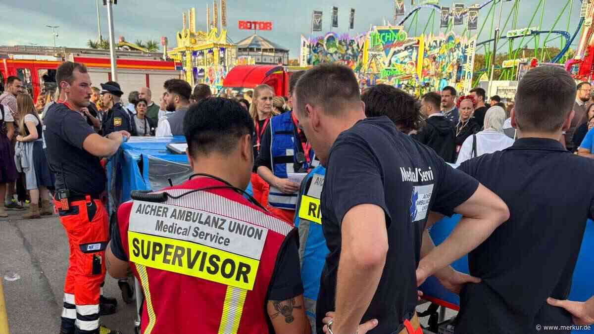 Dramatische Minuten auf der Wiesn: Gäste hängen kopfüber in Fahrgeschäft – Sanitäter rücken aus
