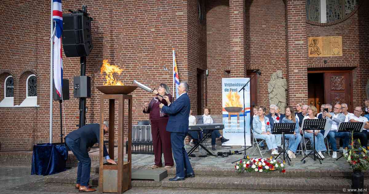 Vrijheidsvuur de Peel ontstoken in Nederweert-Eind: ‘Vrijheid is niet vanzelfsprekend’